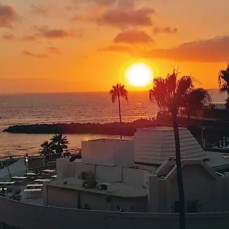 Americas 4- Bedrooms Parking Private Villa *